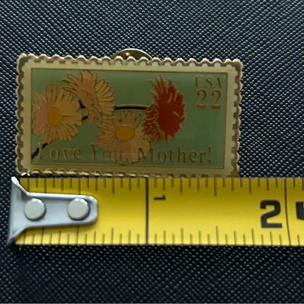 Love You Mother USPS postage 22 cents stamp goldtone floral vintage Lapel Pin - Picture 4 of 6